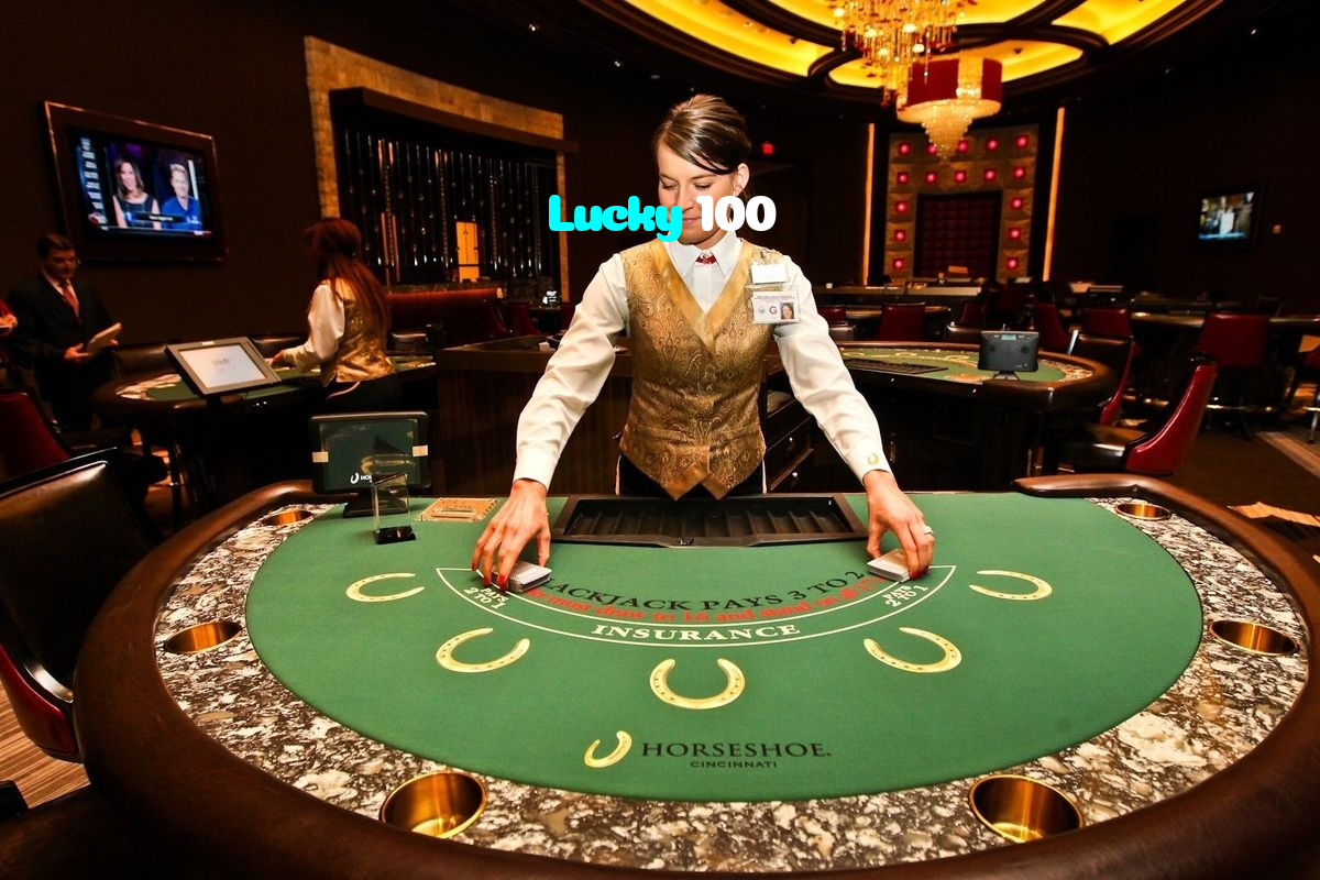 Lucky 100 casino presented on mobile device in Pakistan with slots and live games